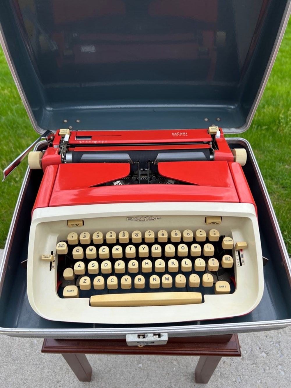 Vintage MCM 1960s Royal Safari Red Orange Manual Typewriter Portable with Case